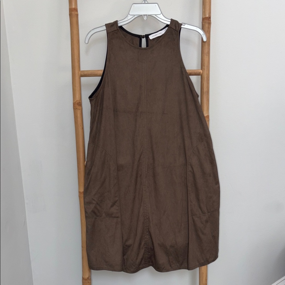 Relaxed Sleeveless Shift Dress in Rich Brown
